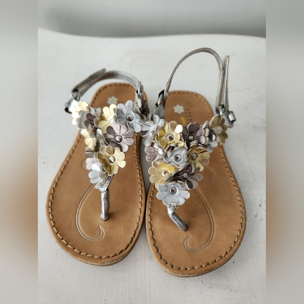 Carole Little Girls Silver & Gold Thong Sandals With Ankle Strap - Size 8 - Picture 4 of 9